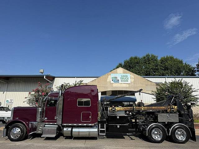 2015 Peterbilt 389 at 7E Sales