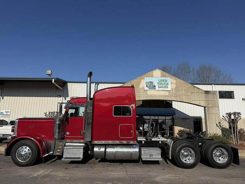 2020 Peterbilt 389 at 7E Sales — photo 1