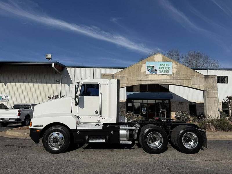 1999 Kenworth T600 at 7E Sales — photo 1