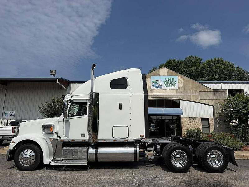 2020 Freightliner Coronado 132 at 7E Sales — photo 1