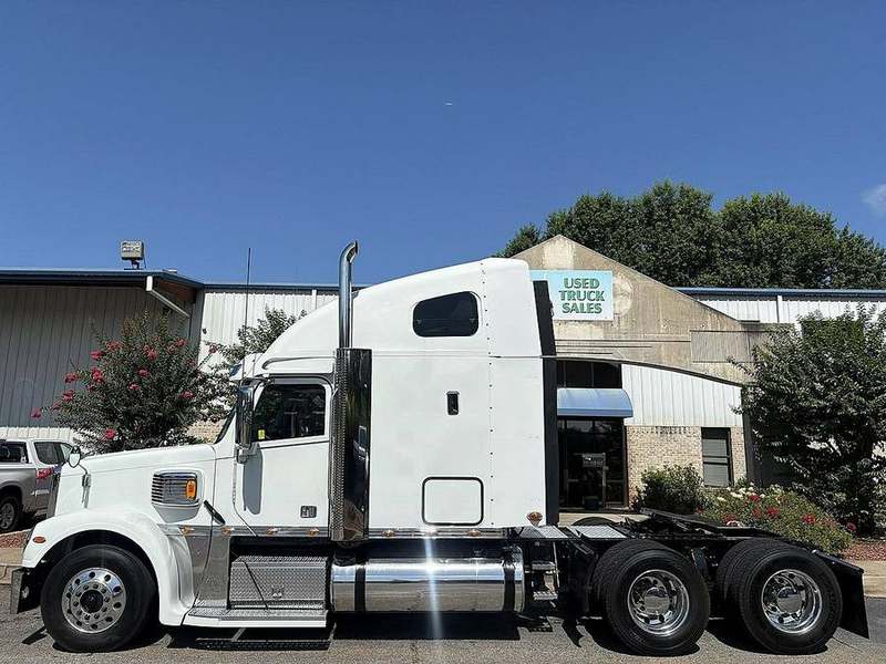 2020 Freightliner Coronado 132 at 7E Sales — photo 1