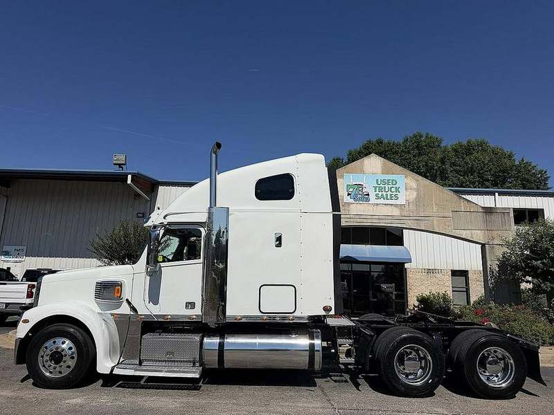 2020 Freightliner Coronado 132 at 7E Sales — photo 1
