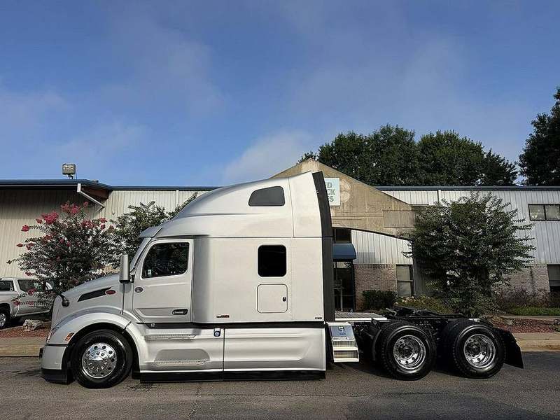 2026 Peterbilt 579 at 7E Sales — photo 1
