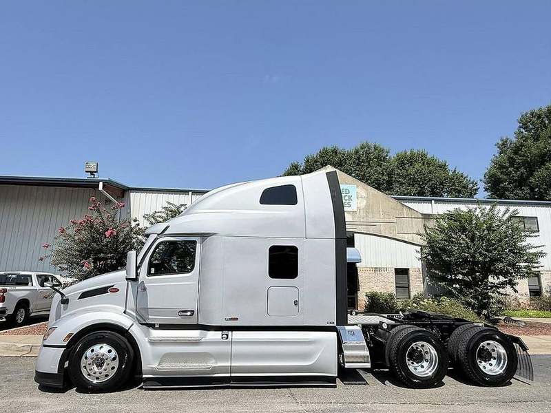 2026 Peterbilt 579 at 7E Sales — photo 1