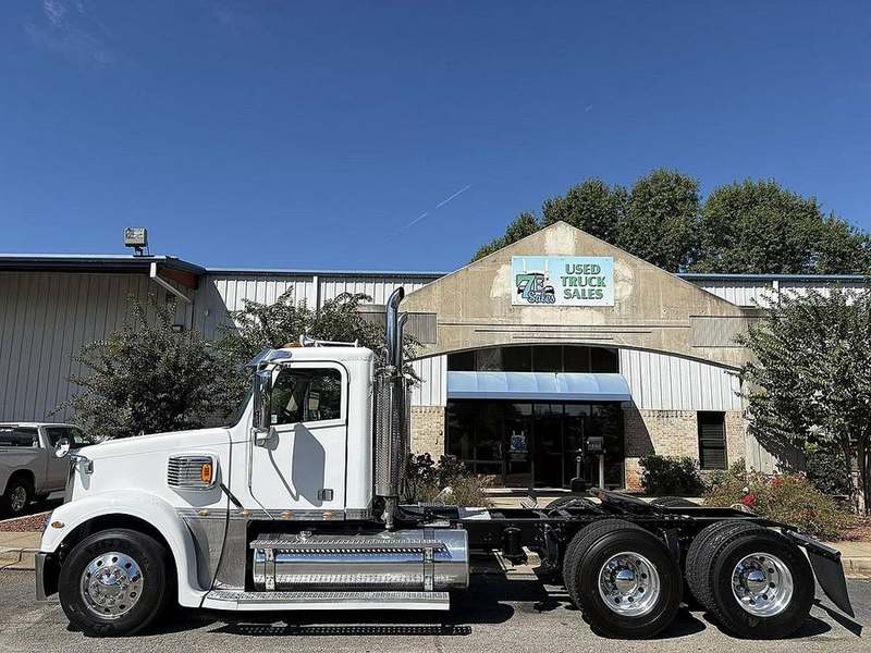 2020 Freightliner Coronado 132 at 7E Sales — photo 1