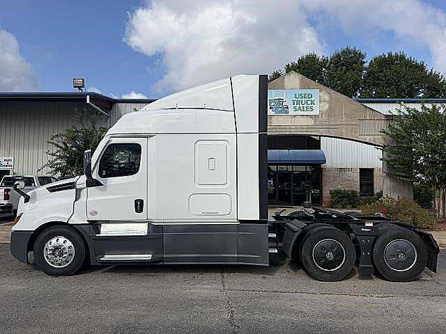 2022 Freightliner Cascadia 126 at 7E Sales — photo 1