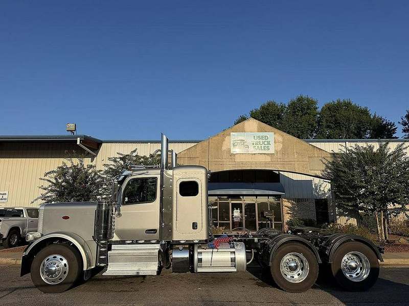 2026 Peterbilt 589 at 7E Sales — photo 1