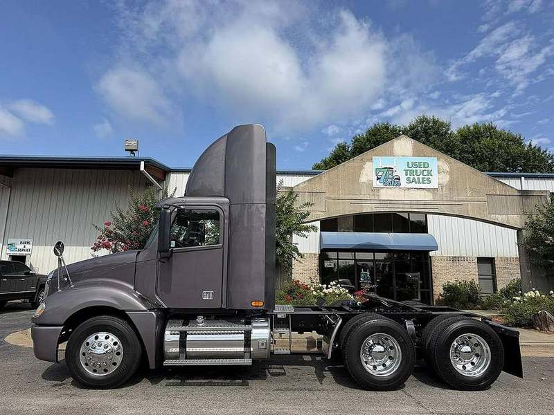 2018 Freightliner Columbia 120 at 7E Sales — photo 1