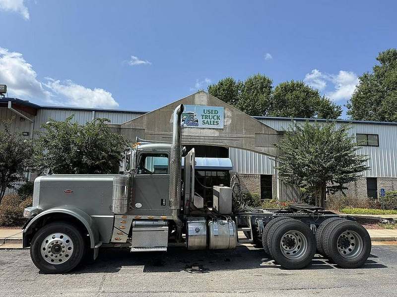 2020 Peterbilt 389 at 7E Sales — photo 1